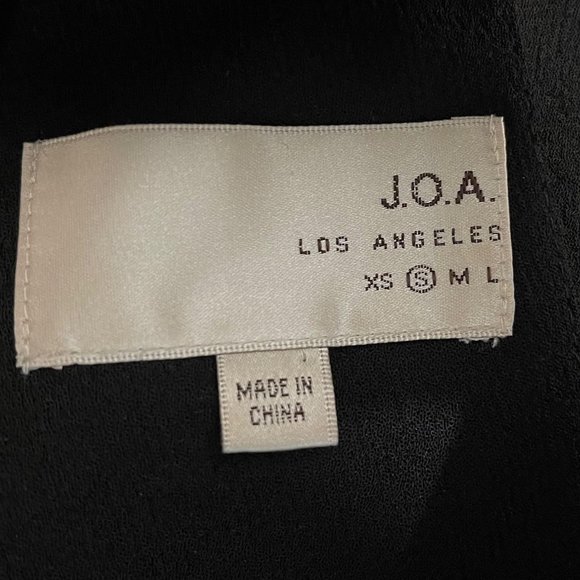 JOA Los Angeles Black Cropped Mock Jeweled Neck Halter Top - Picture 4 of 6